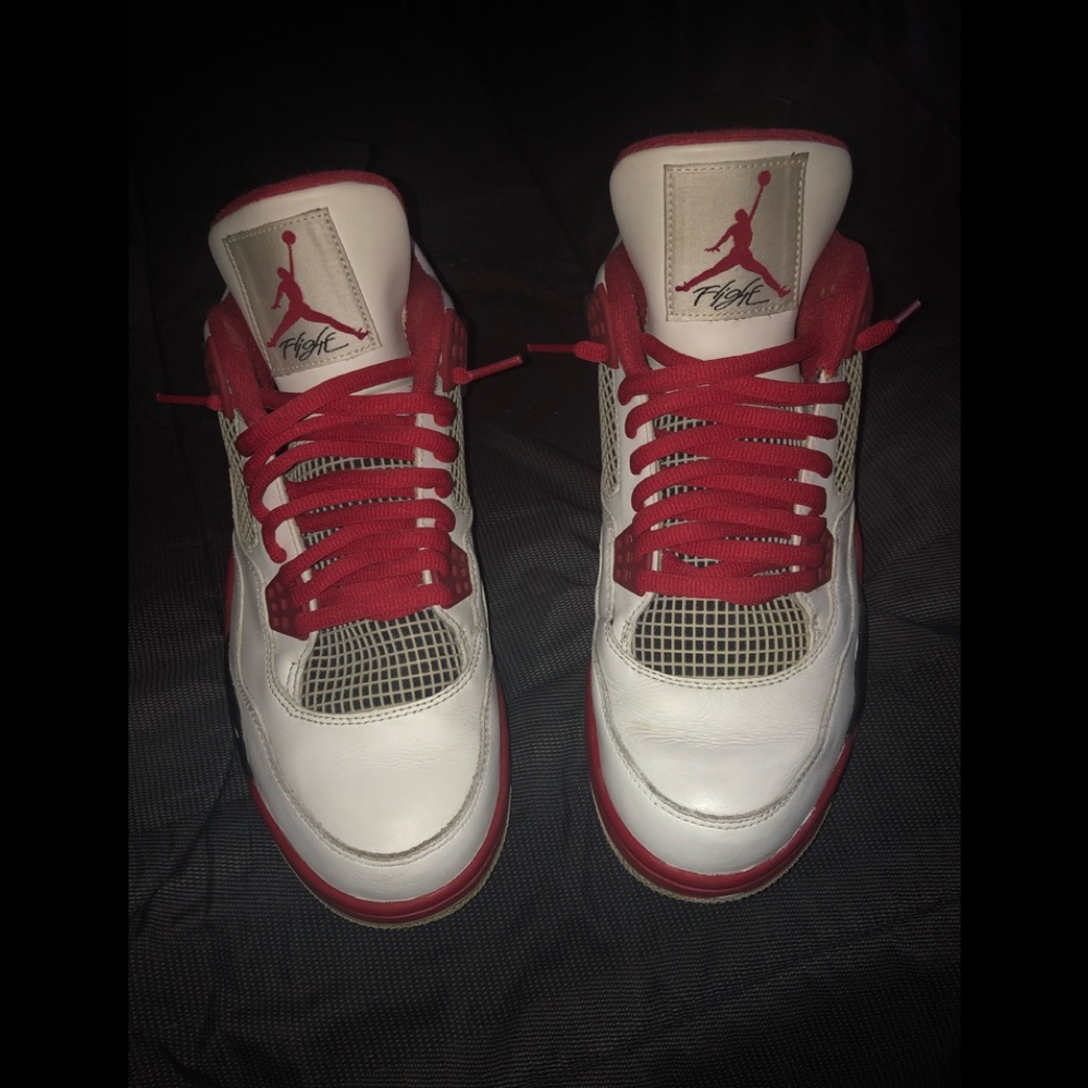 Jordan 4 fire red 2012